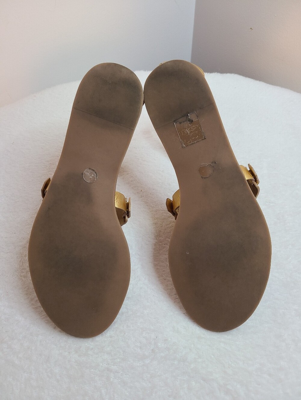 Tory Burch Zoey Metallic Leather Cut-out Logo Ankle Strap Flat Sandals Size 7 - Picture 5 of 7